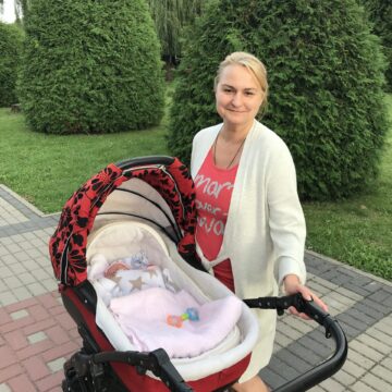 VILTĖ ir IEVA 24 savaitės 500 g ir 615 g - ūgtelėjusios sesės mieste su mama