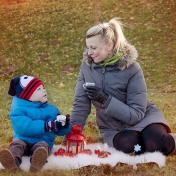 DOMINYKAS 31 savaitė 1700 g - ūgtelėjęs Titas pozuoja su mama